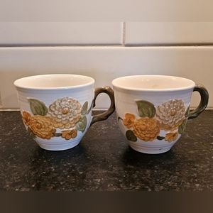 Vintage metlox poppytrail sculptured zinnias coffee cups set of 2